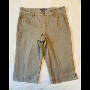 Nine West Capris Size 14